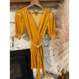 ModCloth Womens Yellow Golden Velvety Short Sleeve Tie Waist Wrap Dress Size XS